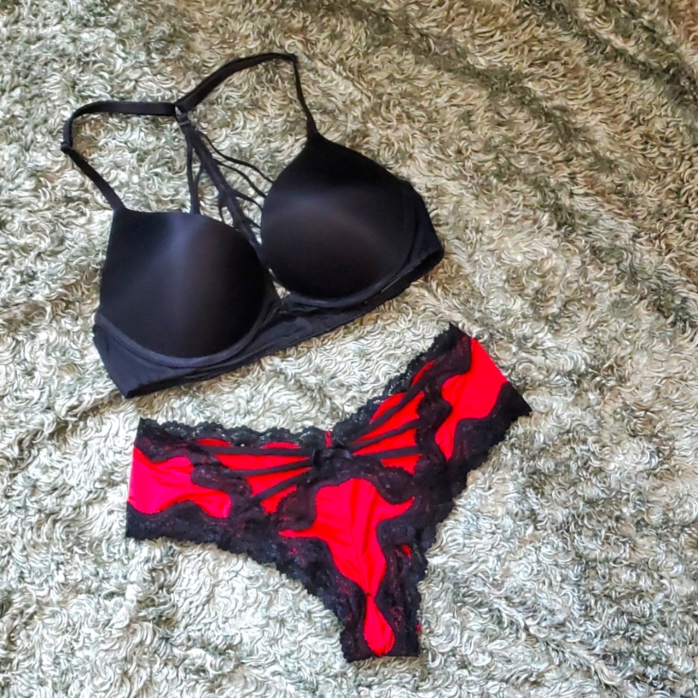 Victoria's Secret bombshell bra and panty set